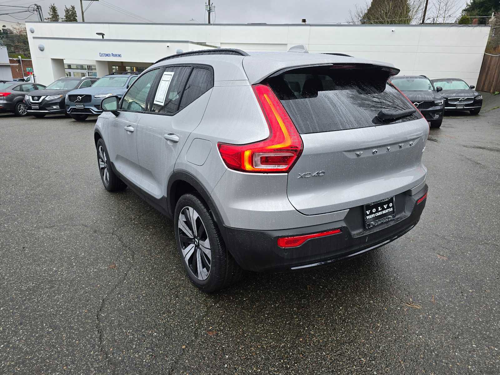 Certified 2023 Volvo XC40 Recharge Plus w/ Protection Package Premier image 6
