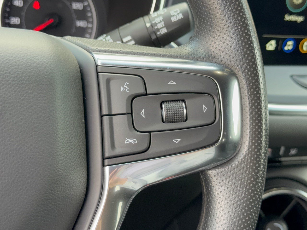 Used 2024 Chevrolet Blazer LT w/ Convenience Package FWD image 19