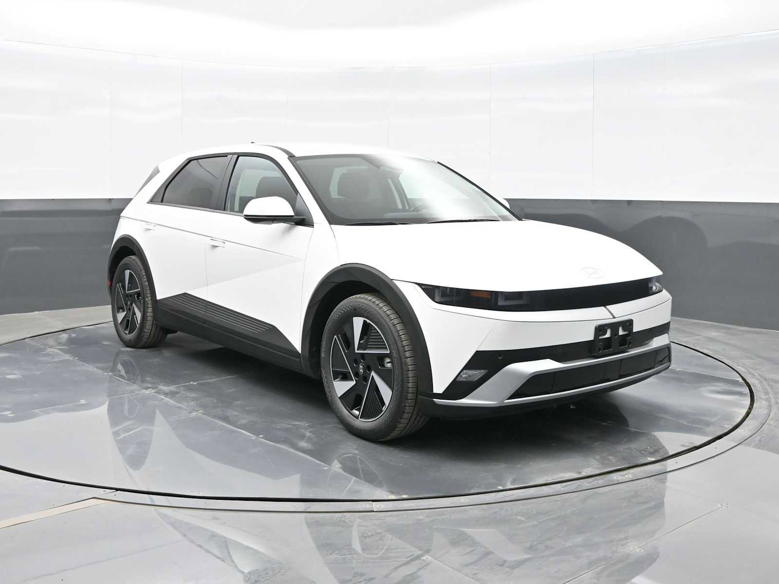 New 2025 Hyundai Ioniq 5 SE image 1