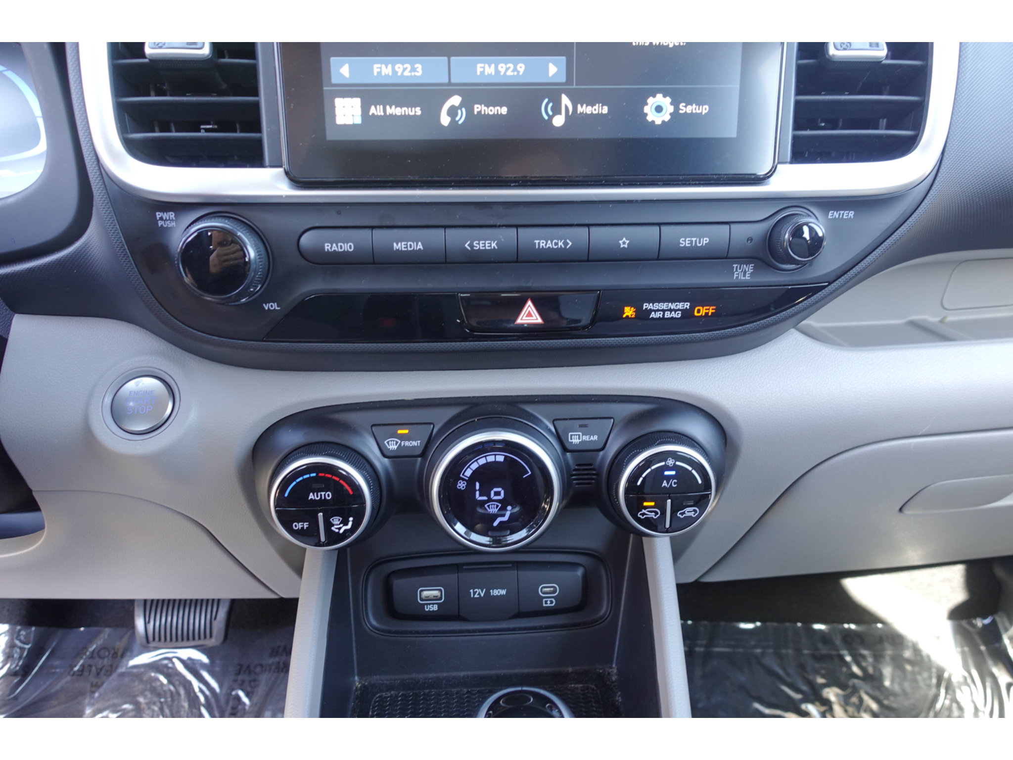Used 2025 Hyundai Venue SEL FWD image 16