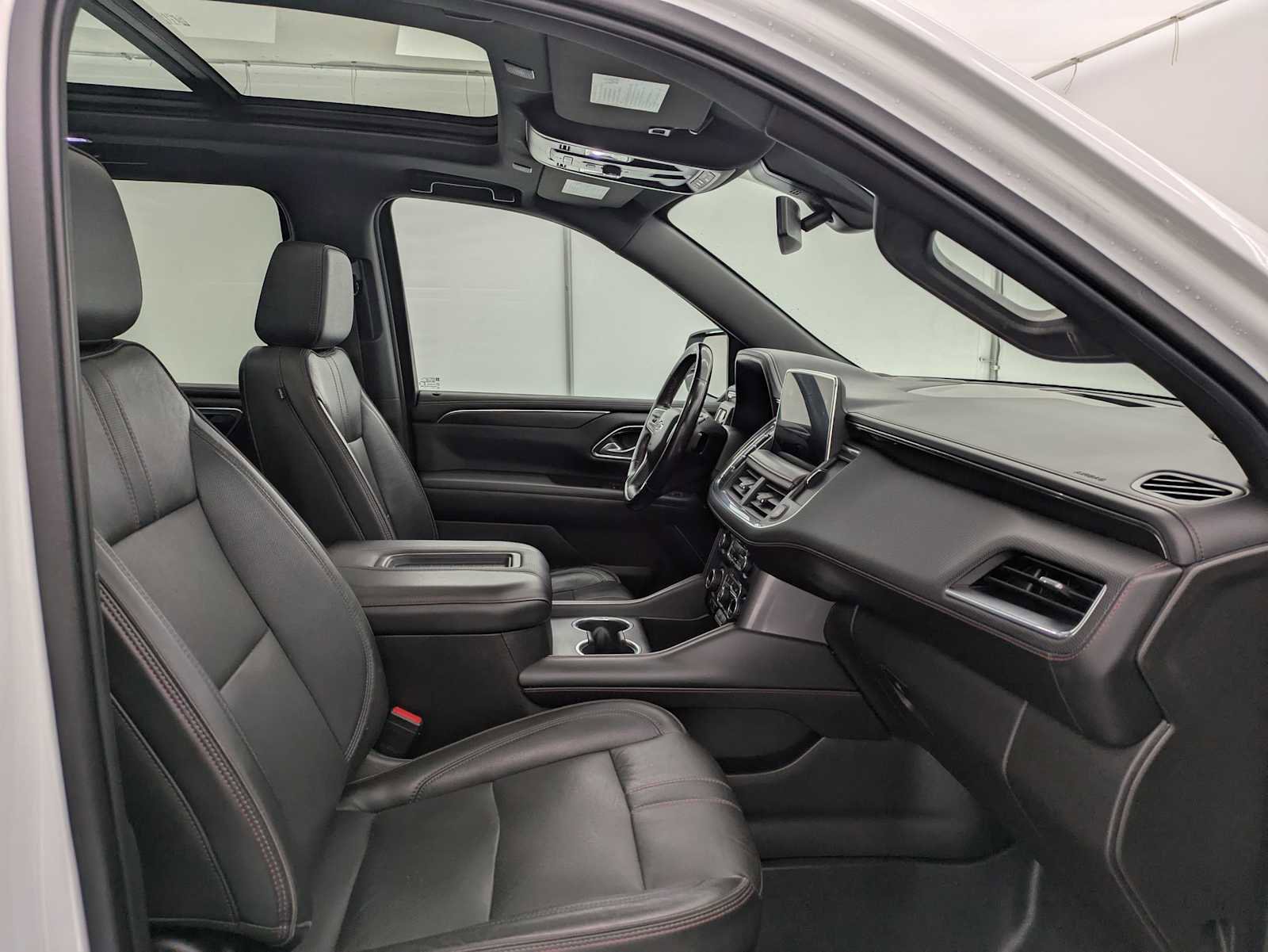 Used 2021 Chevrolet Suburban RST AWD/4WD image 23