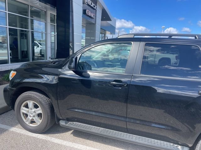 Used 2014 Toyota Sequoia SR5 w/ Premium Package AWD/4WD image 9