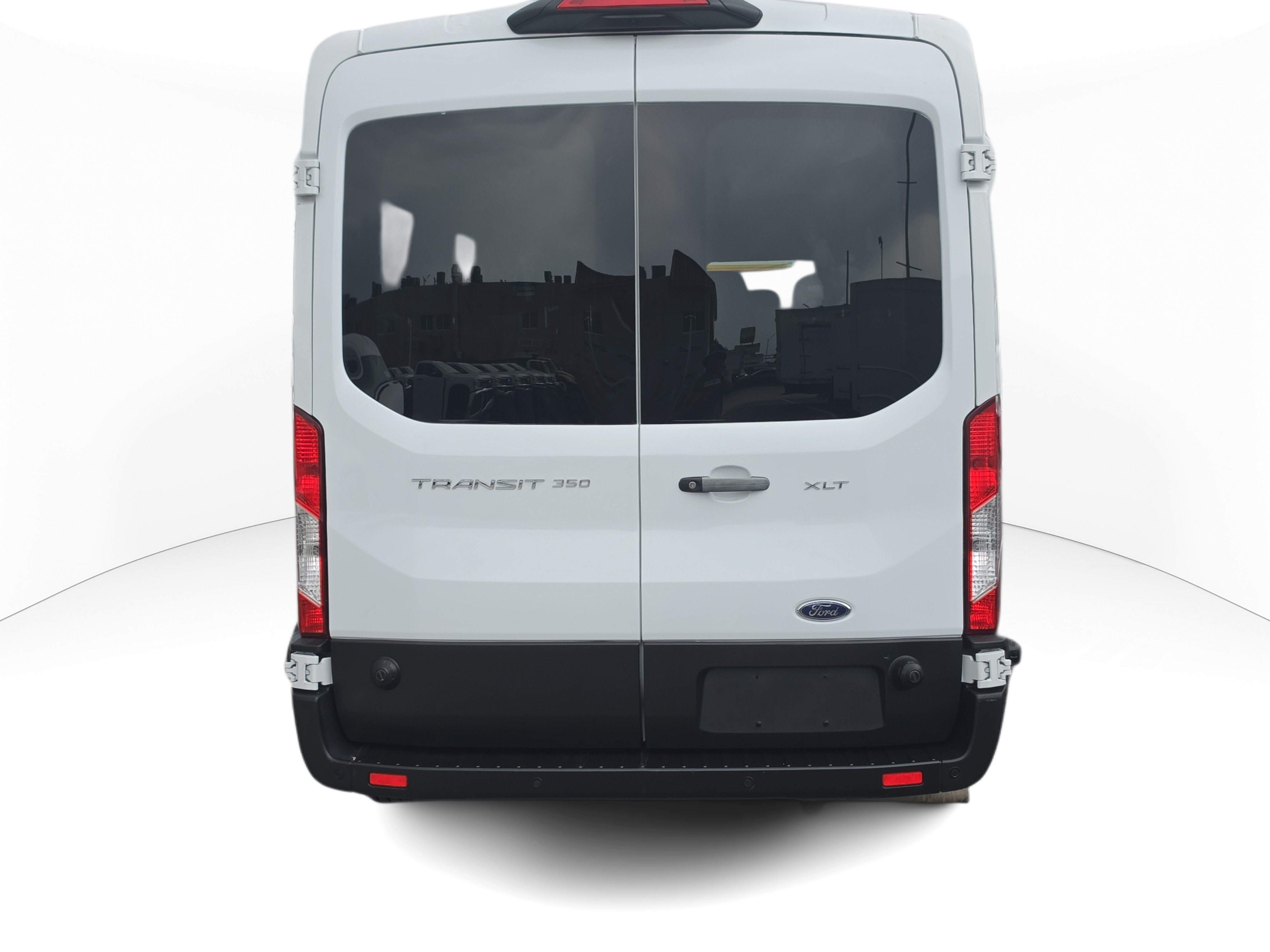Used 2024 Ford Transit 350 XLT RWD image 5