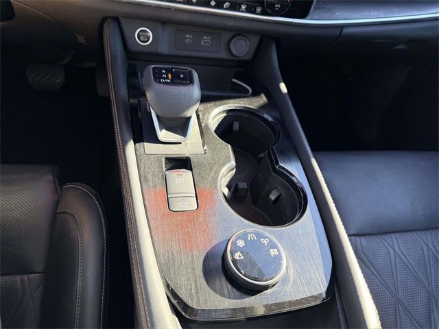 Used 2022 Nissan Rogue Platinum w/ Head-Up Display Package image 23