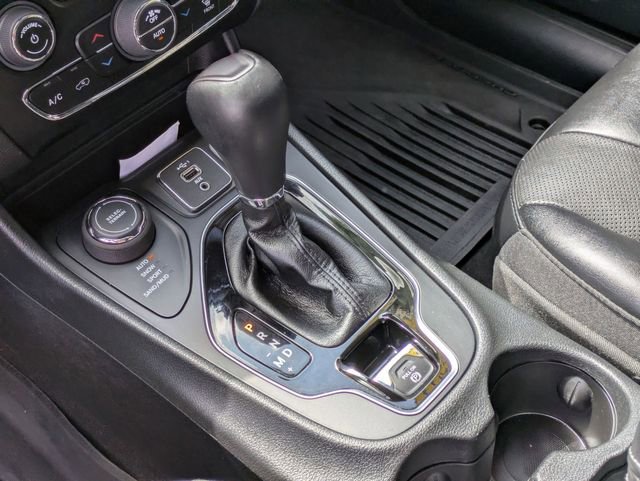 Certified 2023 Jeep Cherokee Altitude Lux w/ Mopar Interior Package AWD/4WD image 19