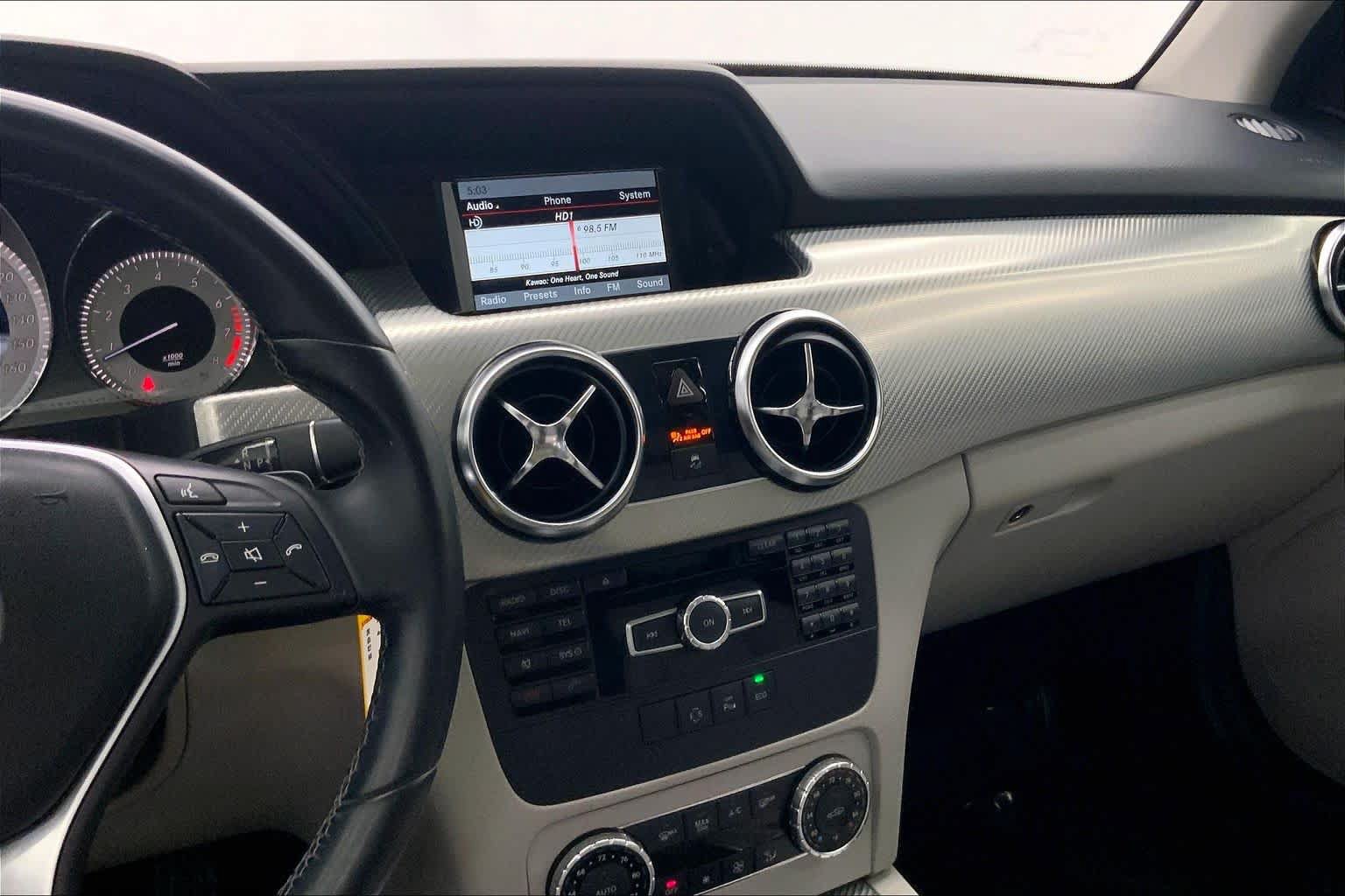 Used 2014 Mercedes-Benz GLK 350 2WD image 25