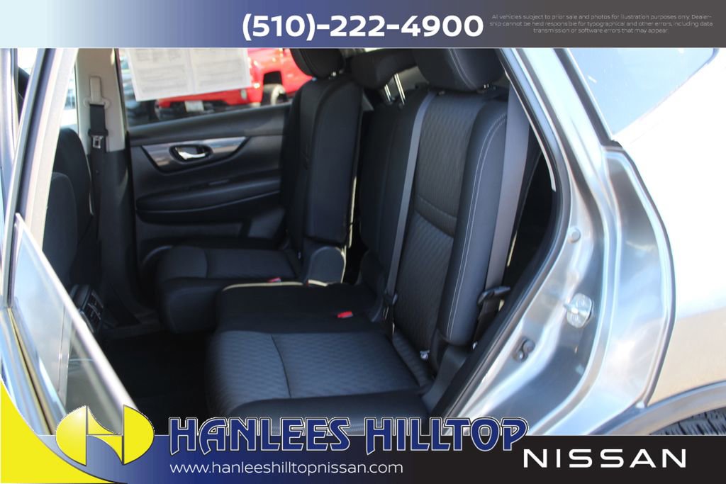 Used 2020 Nissan Rogue SV image 15