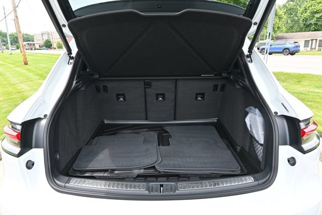 Used 2026 Porsche Macan AWD/4WD image 22