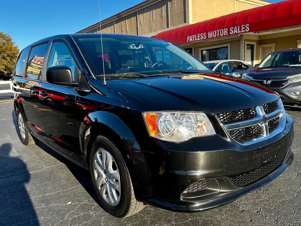 Used 2018 Dodge Grand Caravan SE w/ UConnect Hands-Free Group