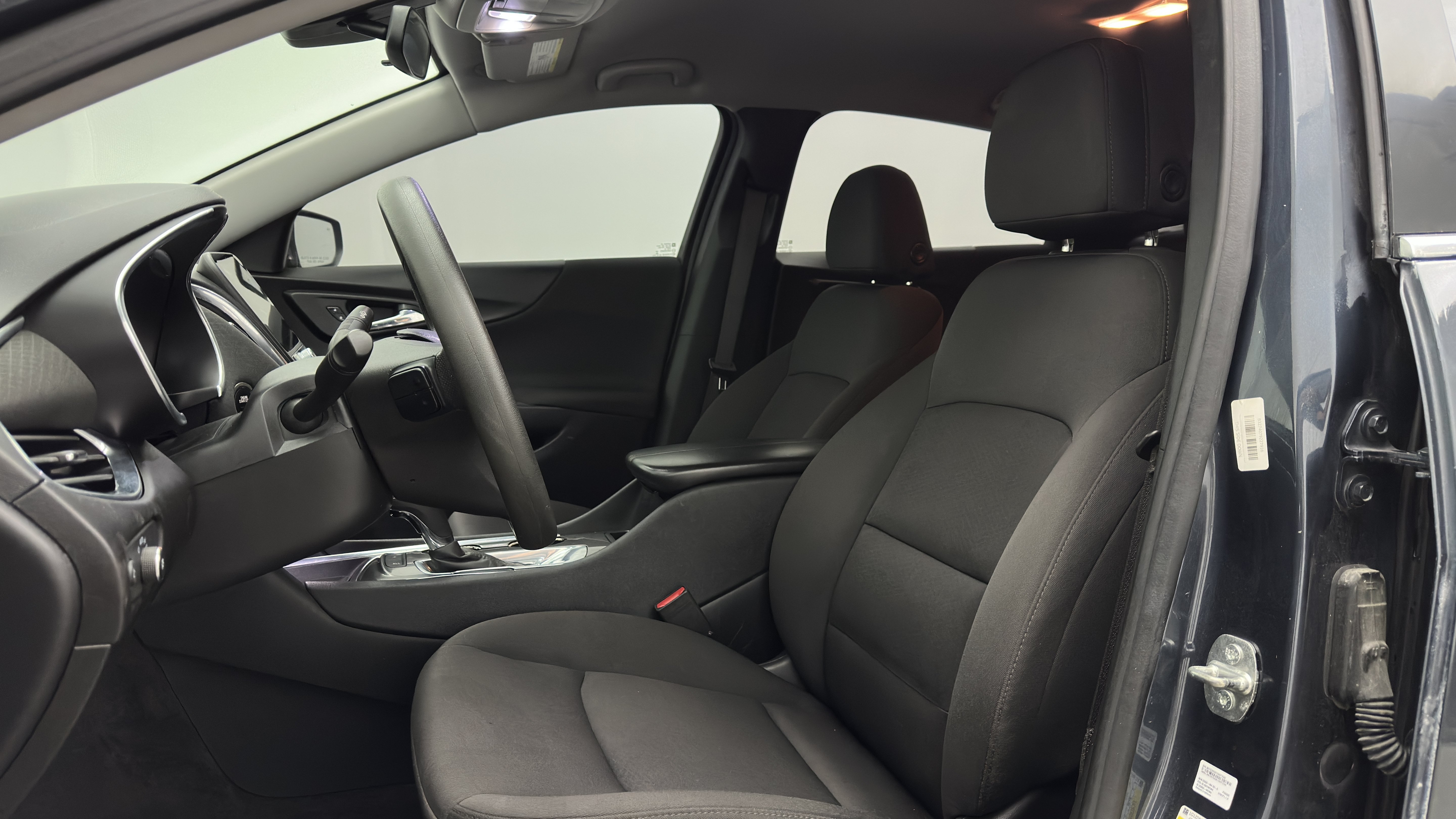 Used 2020 Chevrolet Malibu LT FWD image 14