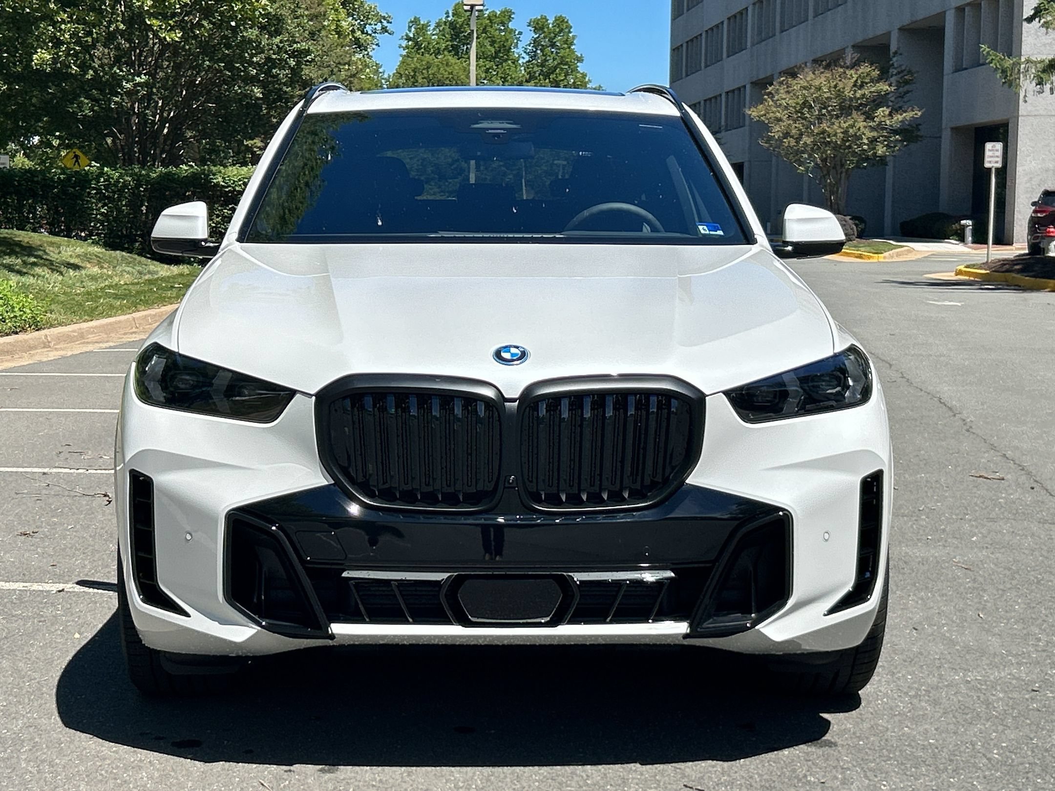 New 2026 BMW X5 xDrive50e w/ M Sport Package AWD/4WD image 6