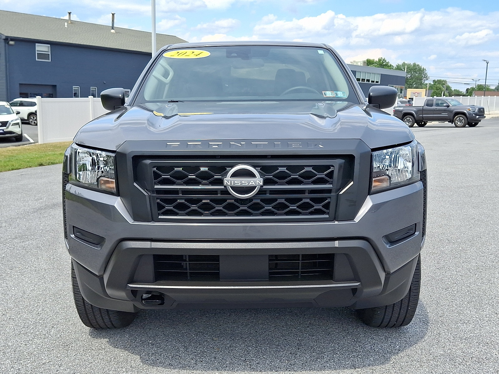 Certified 2024 Nissan Frontier S w/ Technology Package AWD/4WD image 2