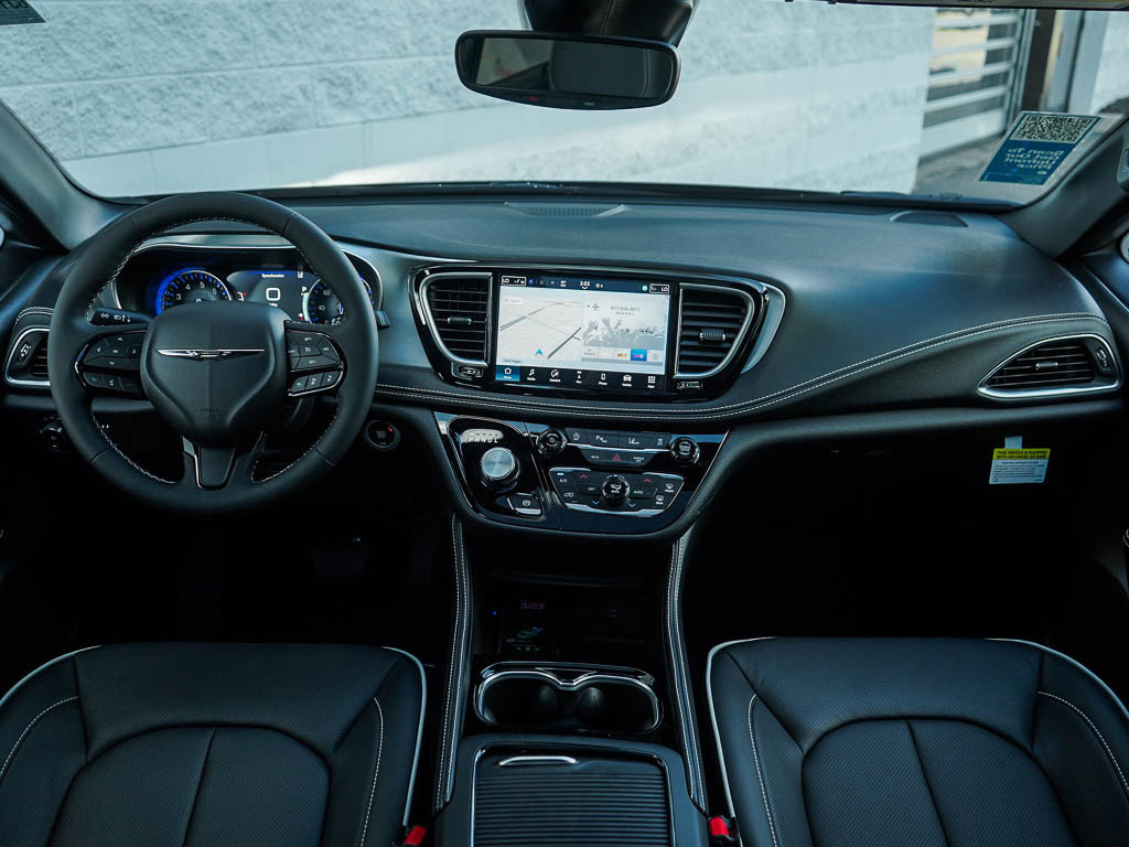 New 2026 Chrysler Pacifica Limited image 15