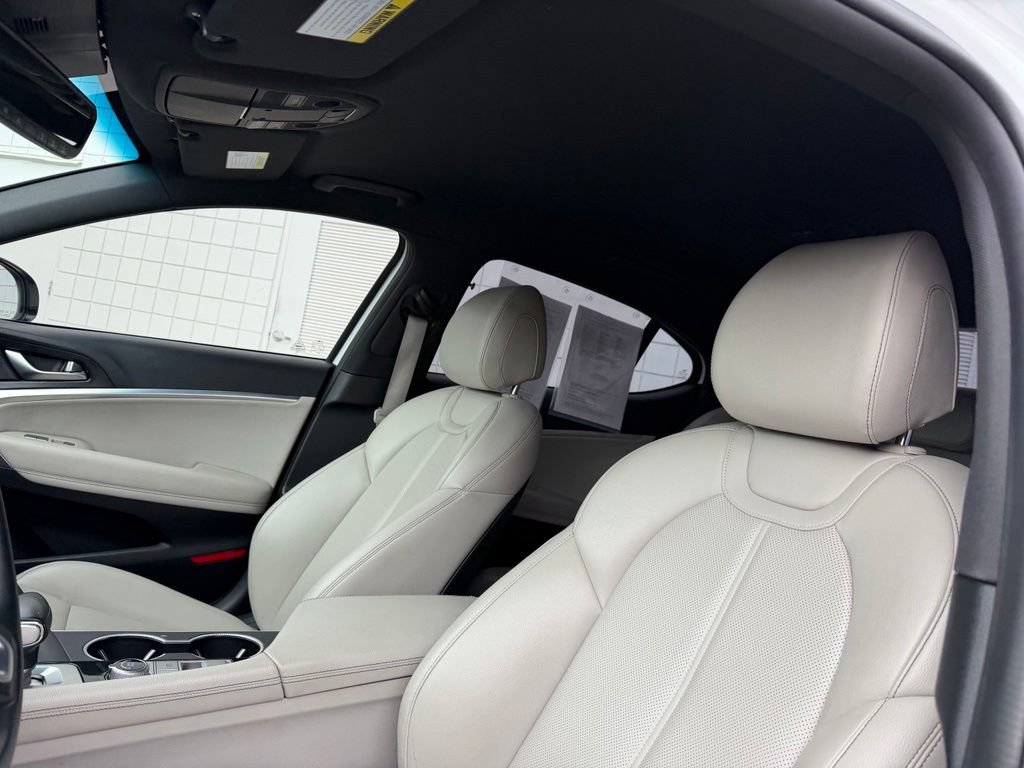 Used 2022 Genesis G70 2.0T RWD image 17