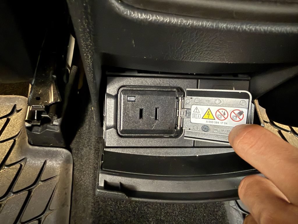 Used 2021 Mercedes-Benz GLB 250 image 33
