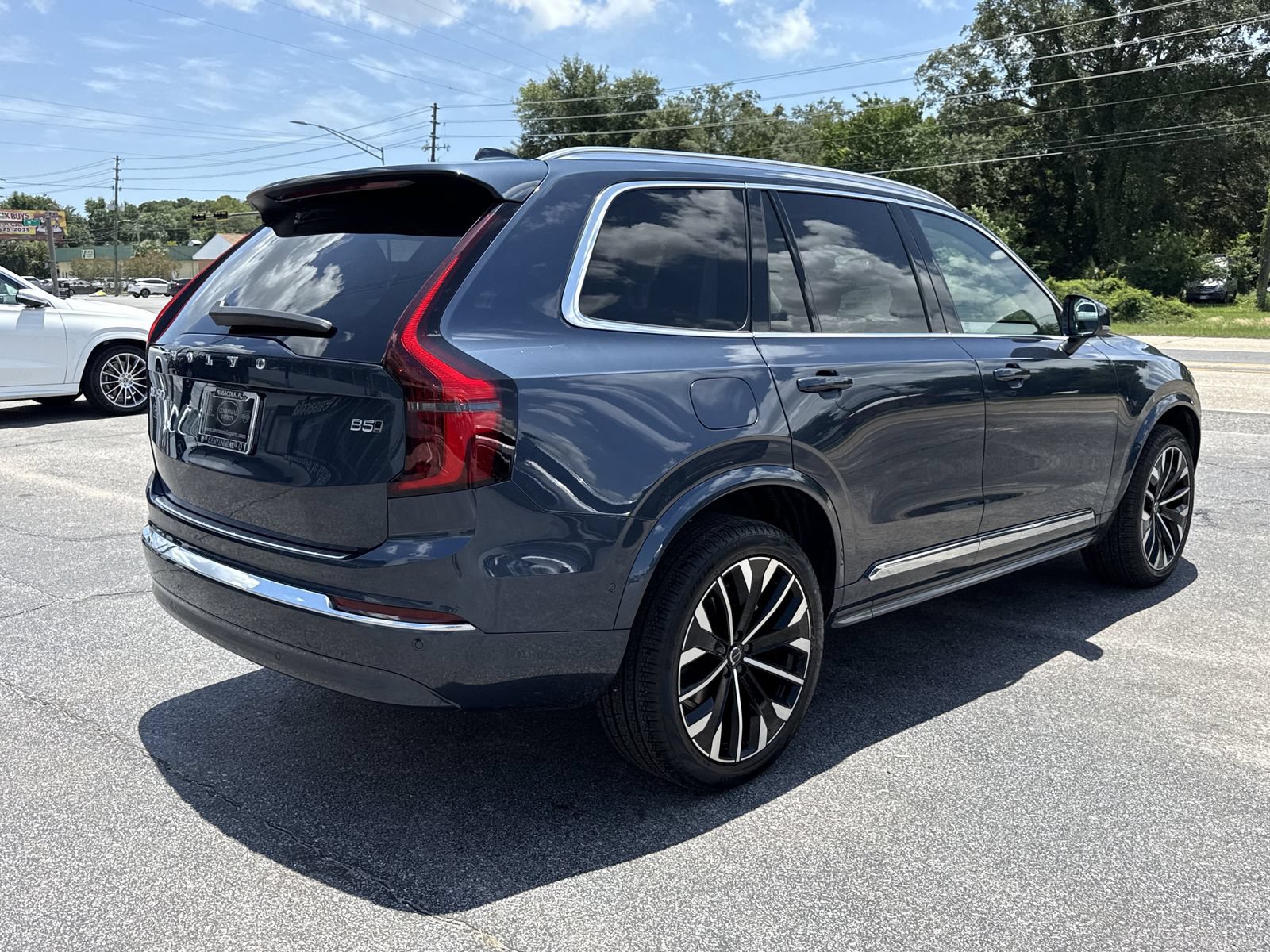 New 2026 Volvo XC90 B5 Ultra w/ Protection Package Premier AWD/4WD image 5