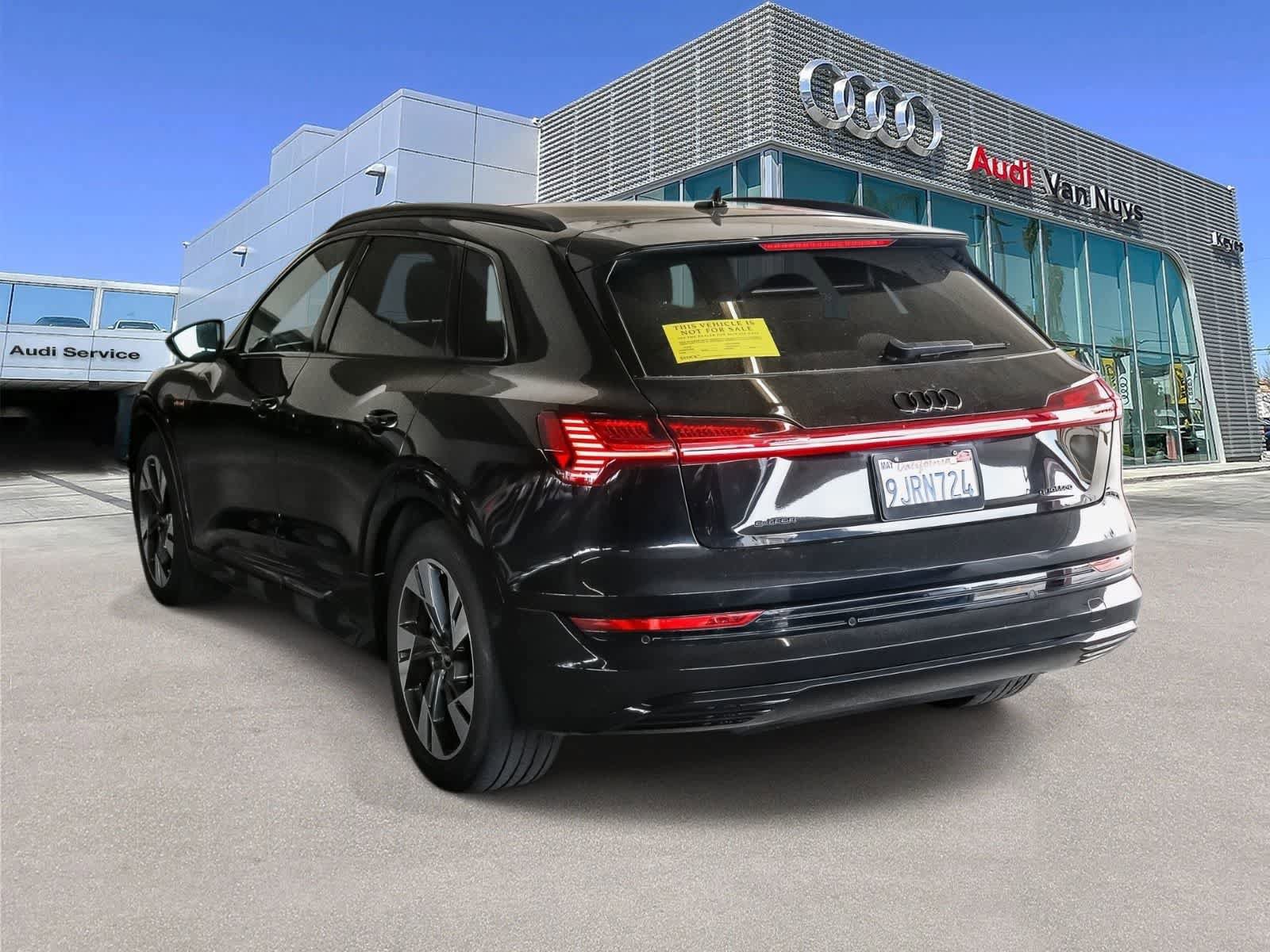 Used 2023 Audi e-tron Premium w/ Convenience Plus Package AWD/4WD image 2