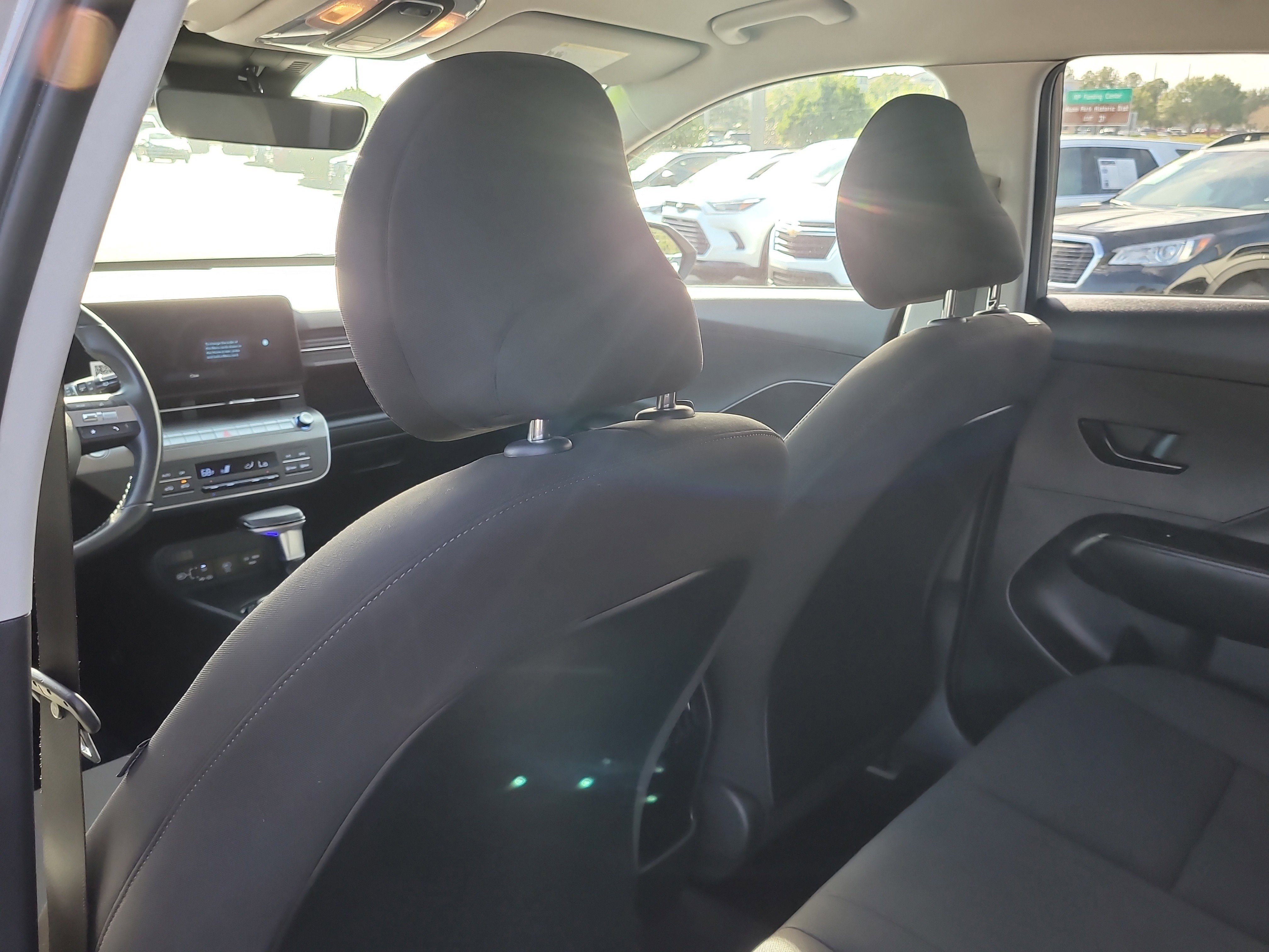 Used 2025 Hyundai Kona SEL image 13