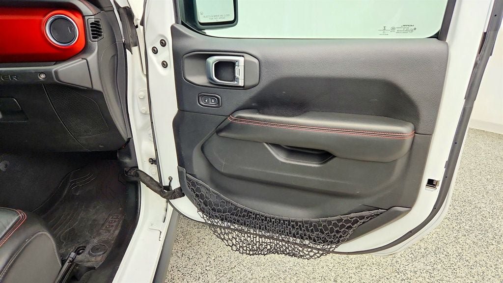 Used 2018 Jeep Wrangler Unlimited Rubicon AWD/4WD image 27