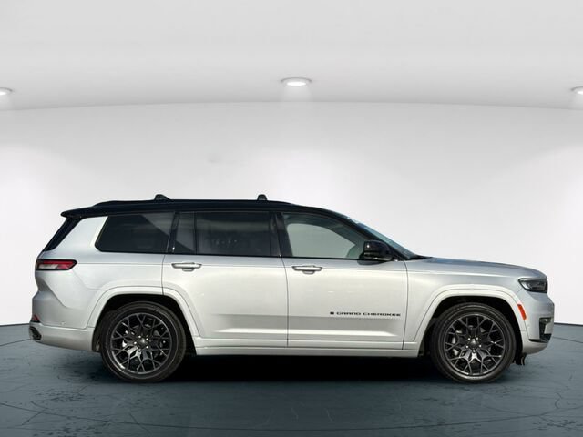 Used 2024 Jeep Grand Cherokee L Summit AWD/4WD image 8