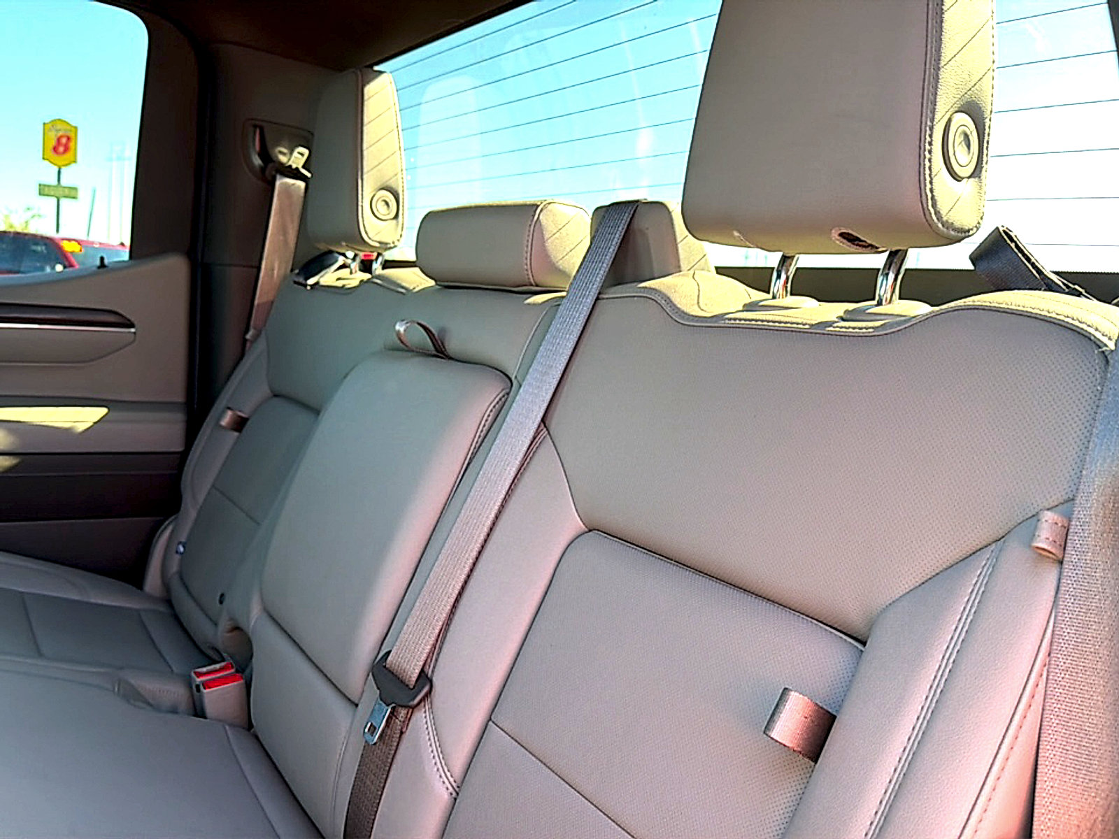 Used 2024 GMC Sierra 1500 SLT AWD/4WD image 19