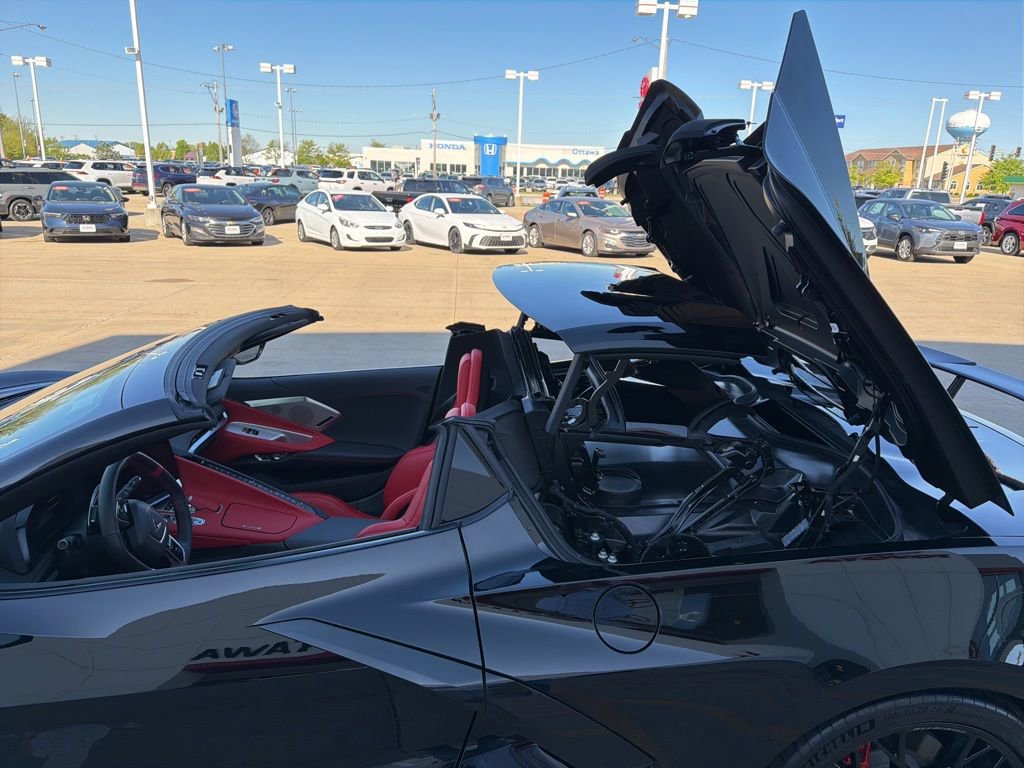 Used 2023 Chevrolet Corvette Stingray Preferred Conv w/ Battery Protection Package RWD image 34