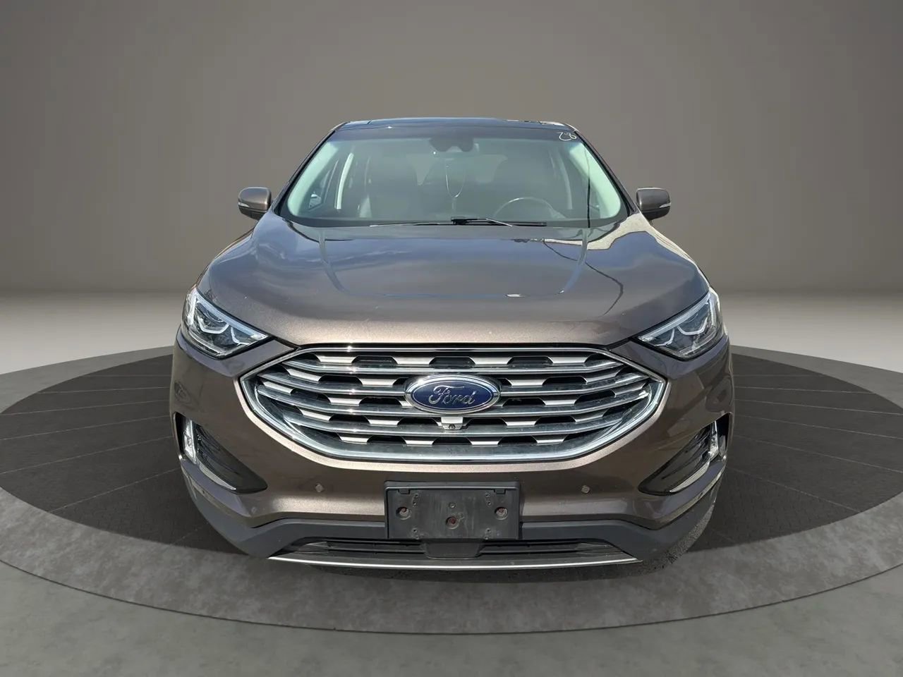 Used 2019 Ford Edge Titanium w/ Equipment Group 301A AWD/4WD image 2