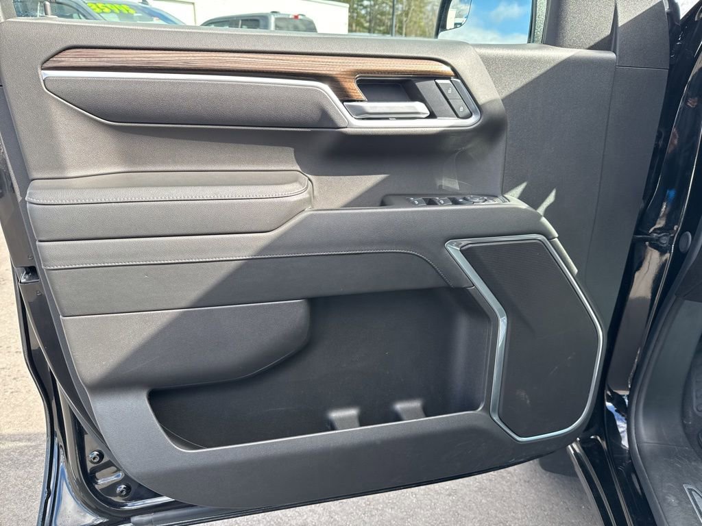 Used 2025 Chevrolet Silverado 1500 LT image 14