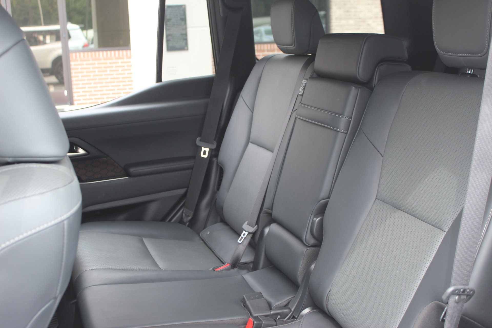 Used 2024 Lexus GX 550 w/ Accessory Package (Z1) AWD/4WD image 29