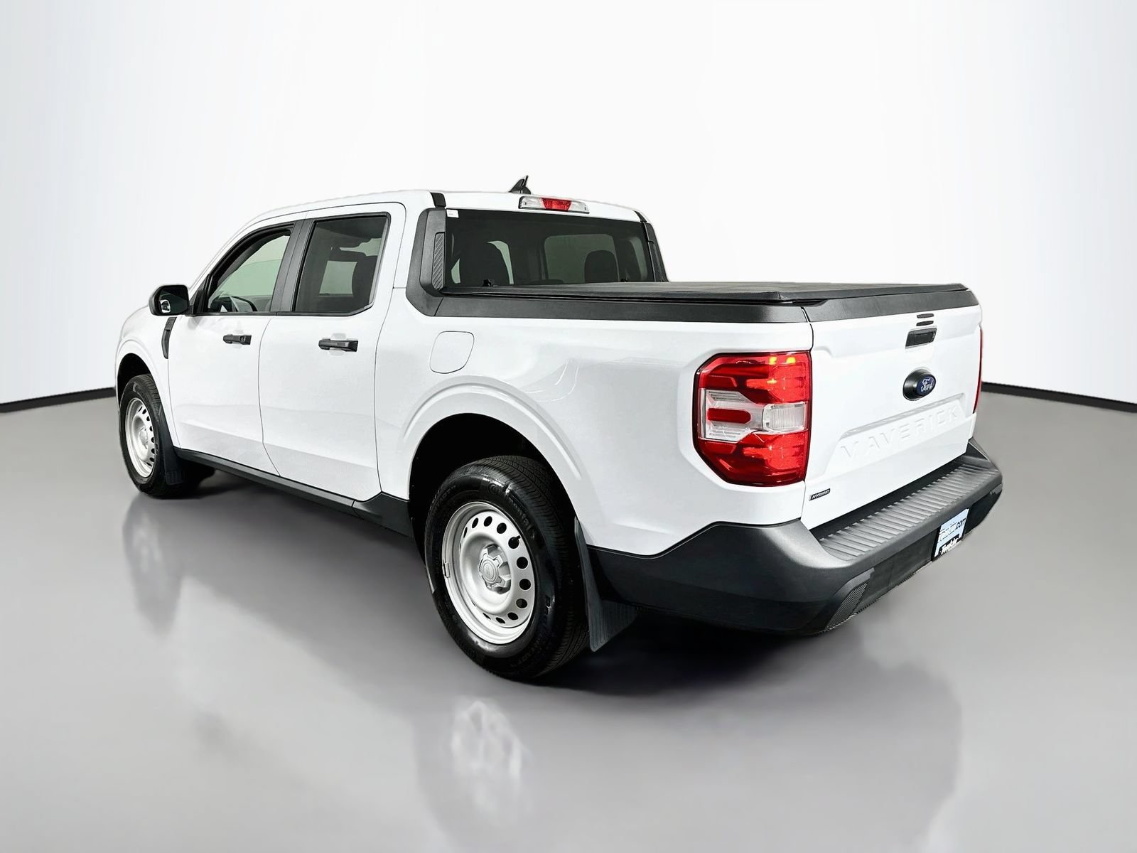 Used 2023 Ford Maverick XL FWD image 5