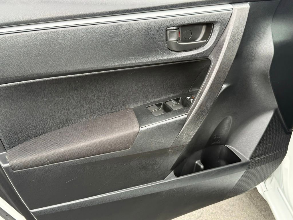 Used 2015 Toyota Corolla L FWD image 16
