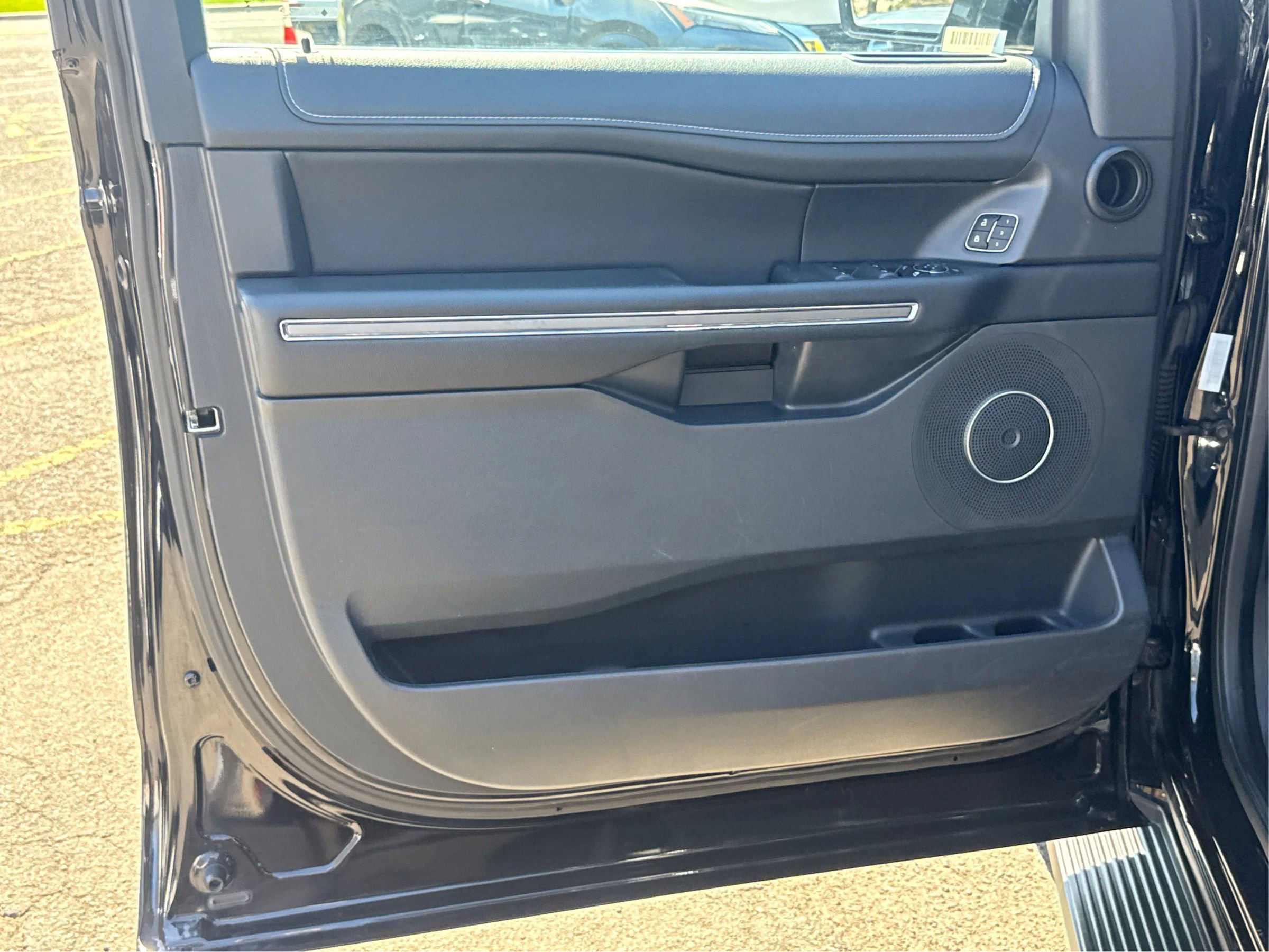 Used 2024 Ford Expedition Max XLT AWD/4WD image 18