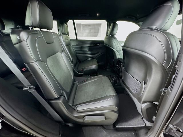 New 2025 Jeep Grand Cherokee L Laredo image 30