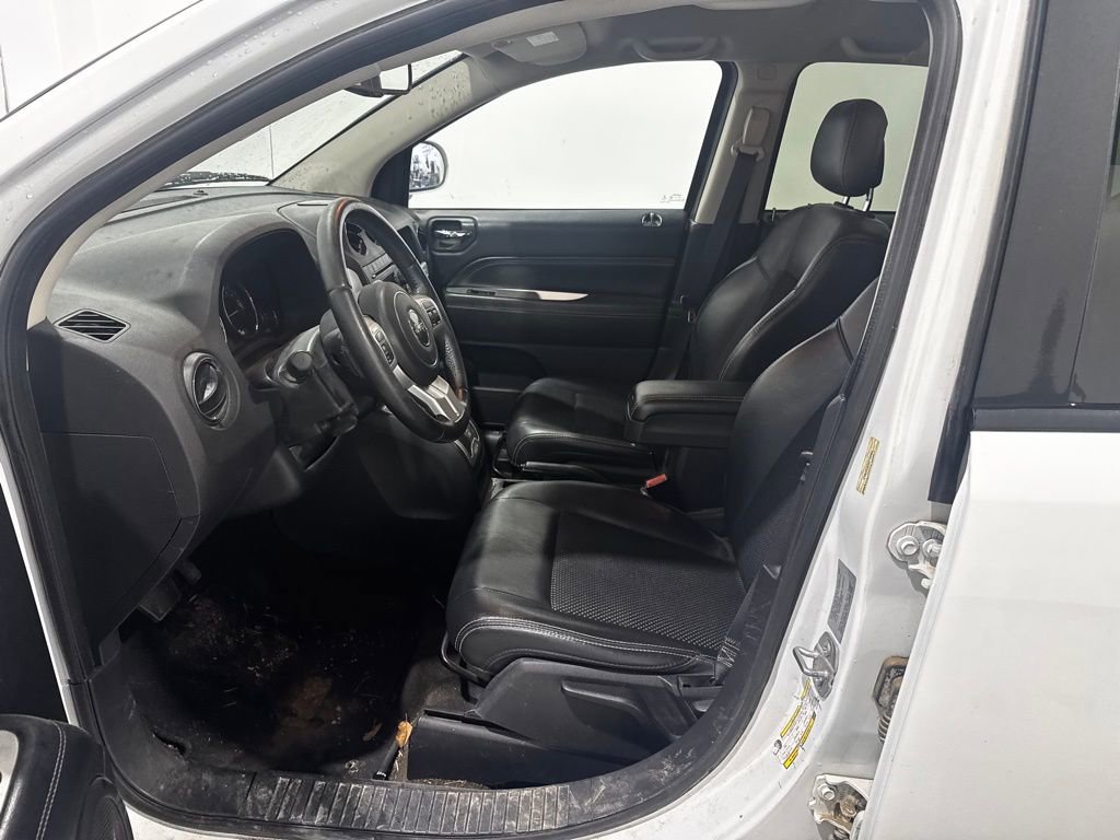 Used 2017 Jeep Compass Latitude image 10