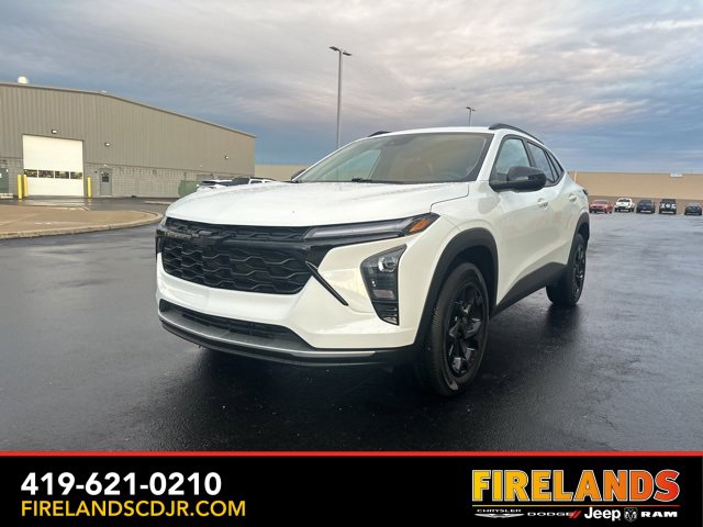 Used 2025 Chevrolet Trax LT image 3