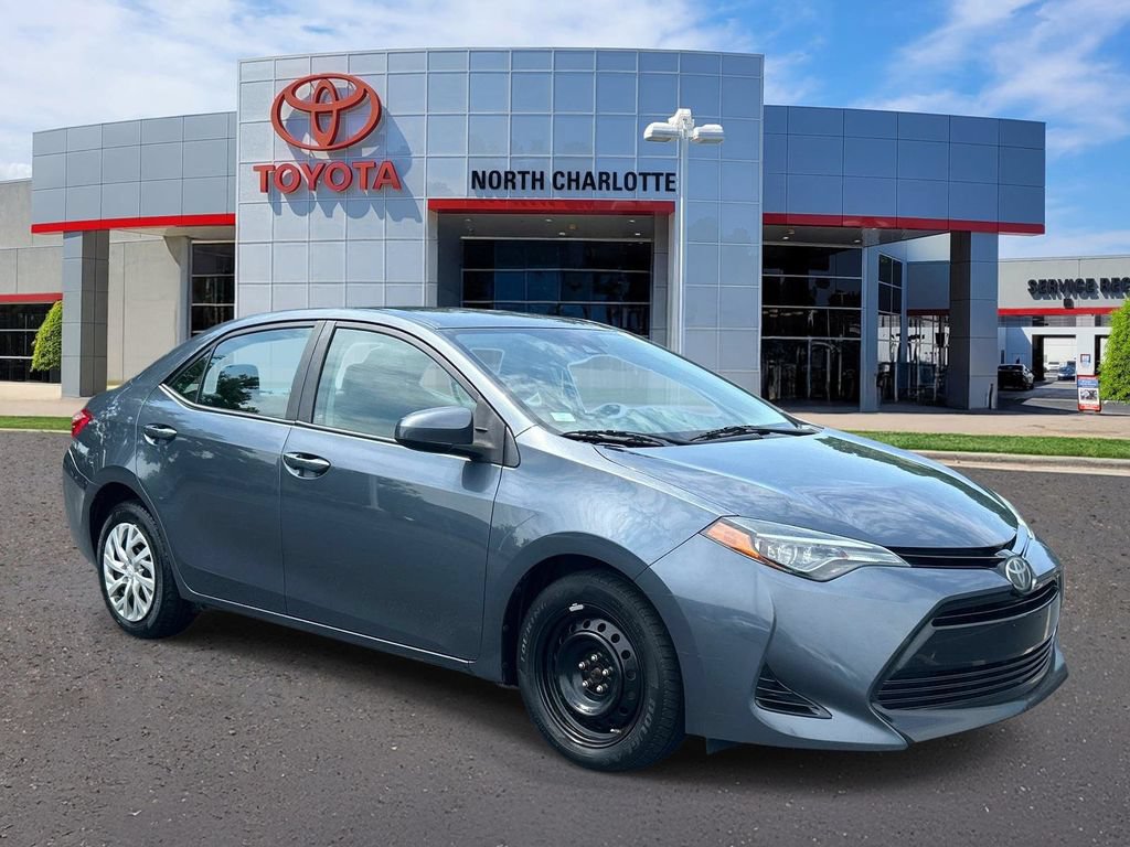 Used 2018 Toyota Corolla LE FWD image 1