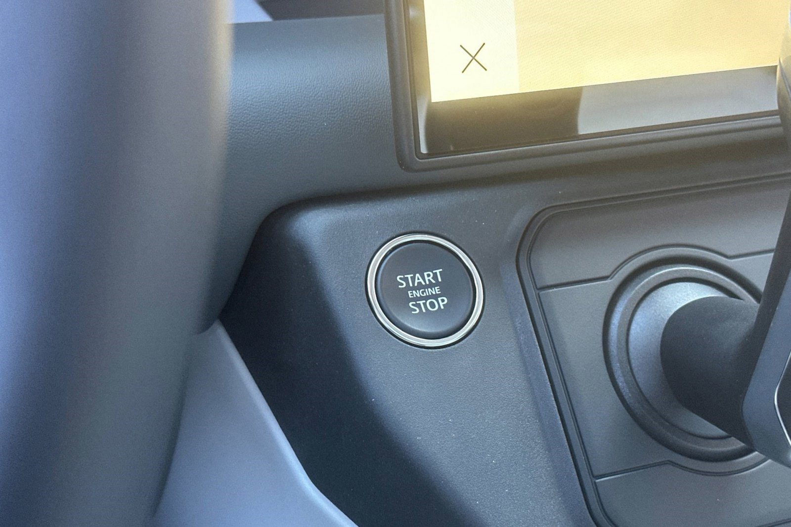 New 2026 Land Rover Defender 110 X-Dynamic SE image 28