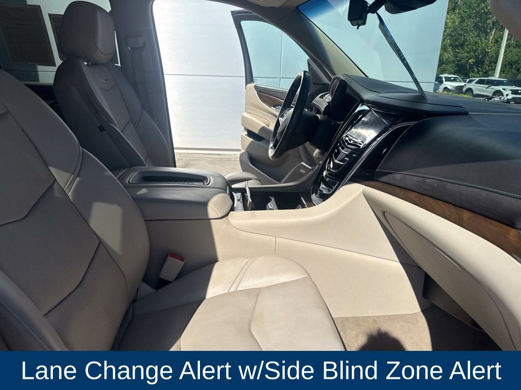 Used 2020 Cadillac Escalade Luxury AWD/4WD image 31