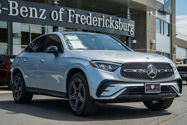 Used 2024 Mercedes-Benz GLC 300 4MATIC image 1