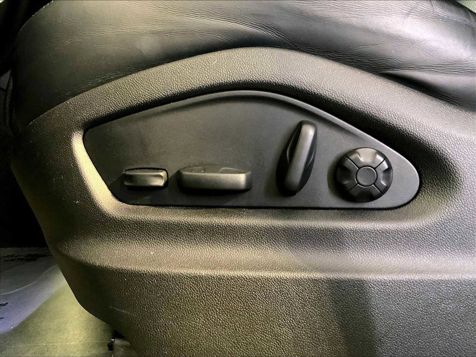 Certified 2022 Porsche Cayenne Platinum Edition image 72