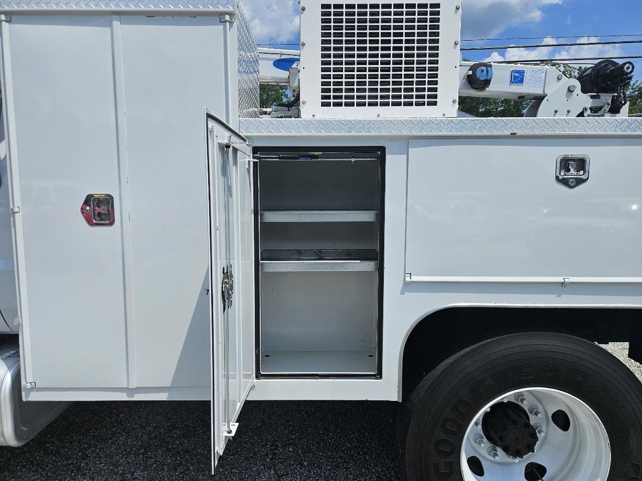 Used 2022 Ford F650 2WD Regular Cab Super Duty image 12