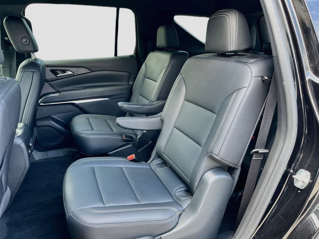 Used 2025 Chevrolet Traverse LT FWD image 28