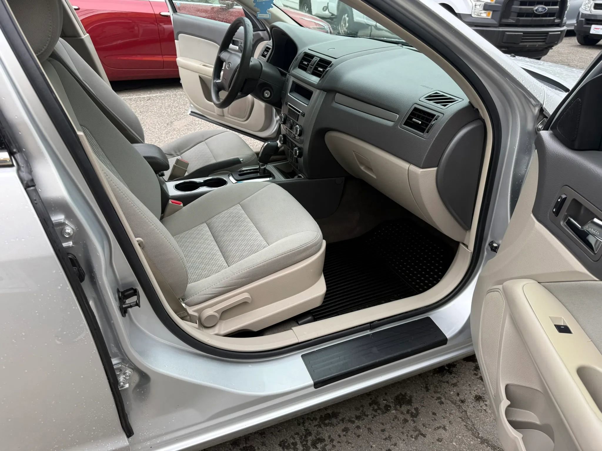 Used 2011 Ford Fusion SE FWD image 11