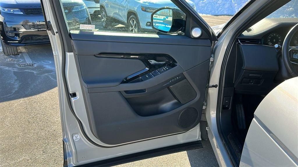 Used 2024 Land Rover Range Rover Evoque Dynamic SE image 8