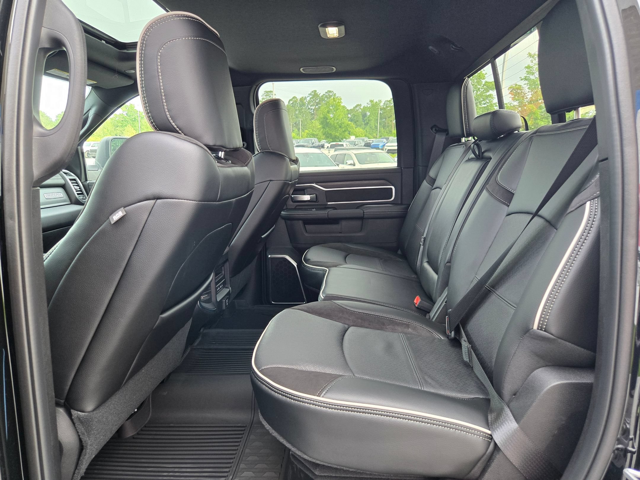 New 2026 RAM 2500 Laramie w/ Night Edition AWD/4WD image 33
