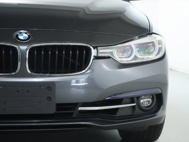 Used 2018 BMW 330i xDrive Sedan w/ Premium Package AWD/4WD image 9