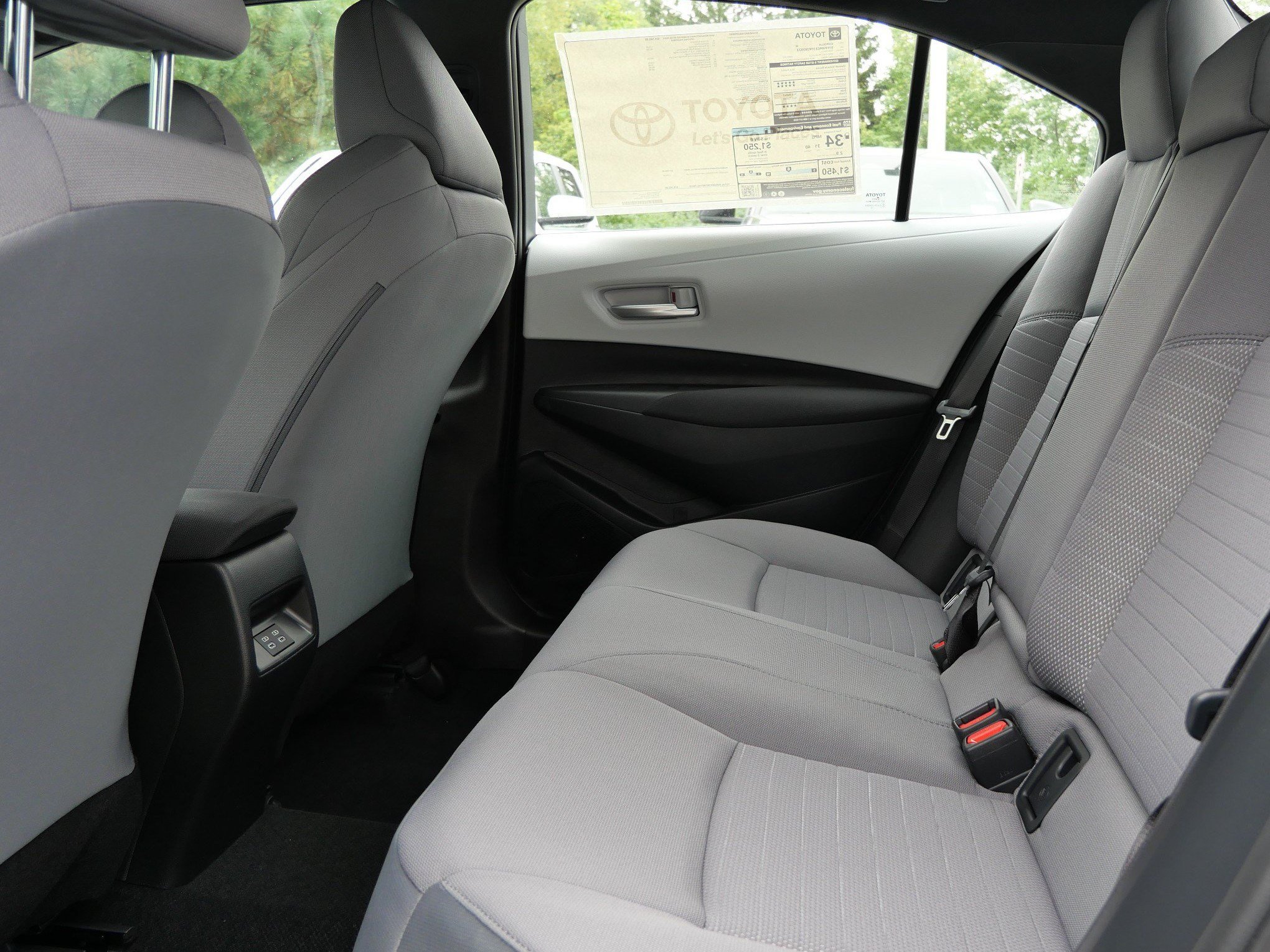 New 2026 Toyota Corolla SE w/ SE Package FWD image 8