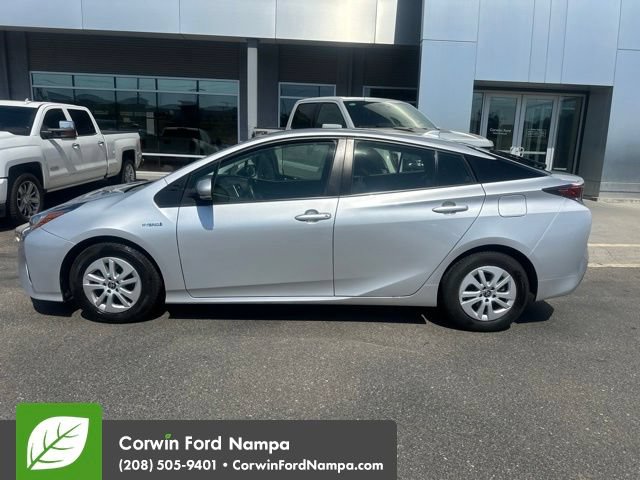 Used 2017 Toyota Prius Two w/ Carpet Mat Package FWD image 4