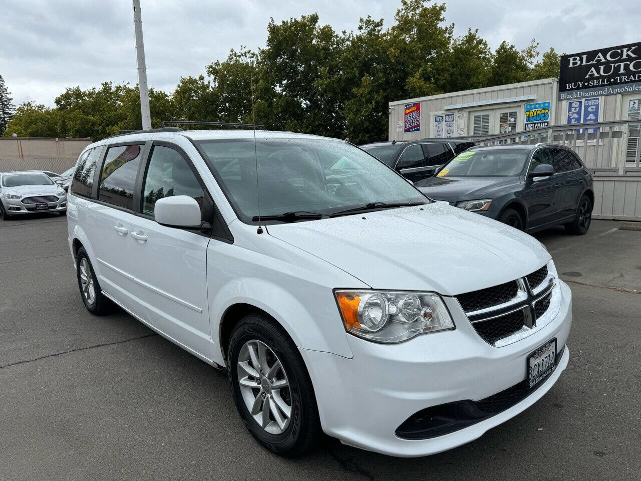 Used 2016 Dodge Grand Caravan SXT FWD image 7