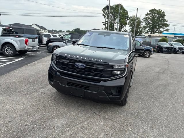 Used 2025 Ford Expedition Active AWD/4WD image 7